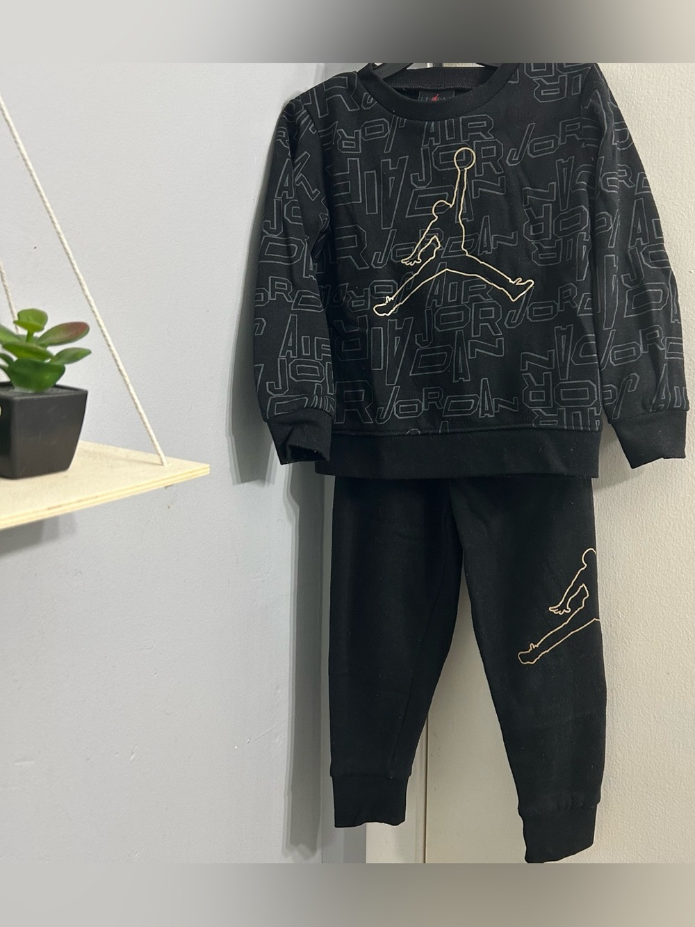 Jordan Take Flight Black Gold Crew Sweatshirt Jogger Pants Set Toddler- Size 3T